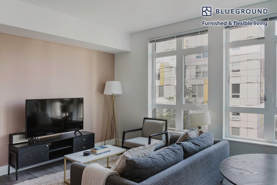 104 12th Ave-Unit -FL6-ID745 in Seattle, WA - Foto de edificio