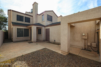 3301 E Kelton Ln in Phoenix, AZ - Building Photo - Building Photo