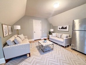 76 Sanford Ave S in Hamilton, ON - Building Photo - Building Photo