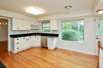 996 Castlegate Ct in Lake Forest, IL - Building Photo - Building Photo
