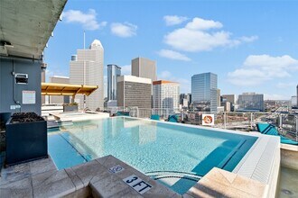 2000 Bagby St, Unit 13430 in Houston, TX - Building Photo - Building Photo