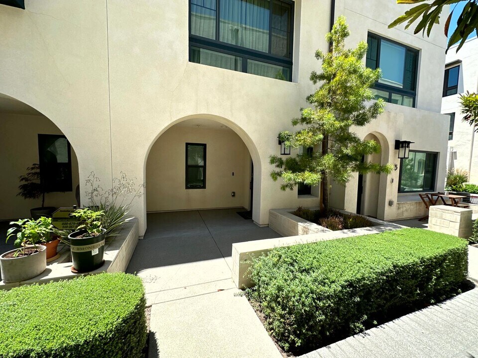 2931 W Exposition Pl in Los Angeles, CA - Building Photo