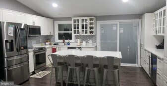 1385 Rollinghouse Dr in Frederick, MD - Building Photo