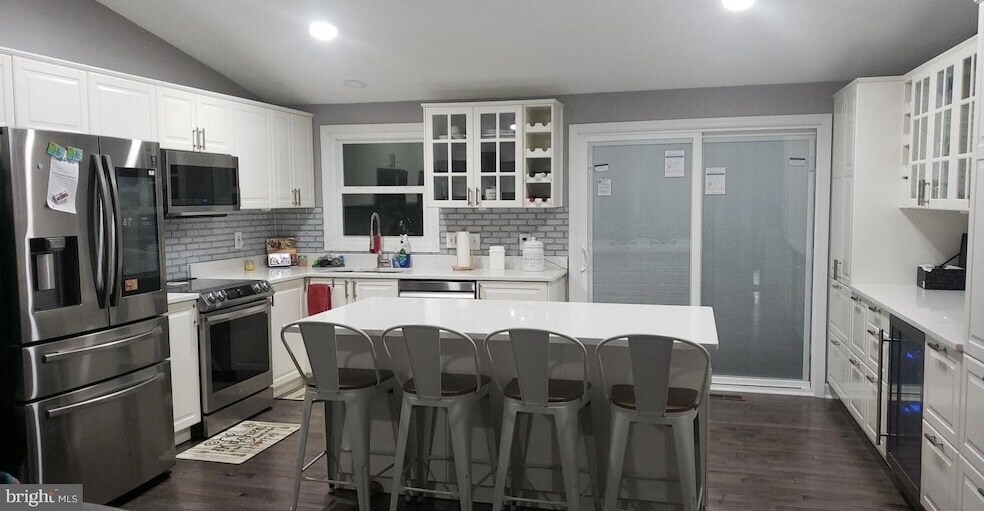 1385 Rollinghouse Dr in Frederick, MD - Building Photo