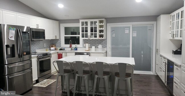 property at 1385 Rollinghouse Dr
