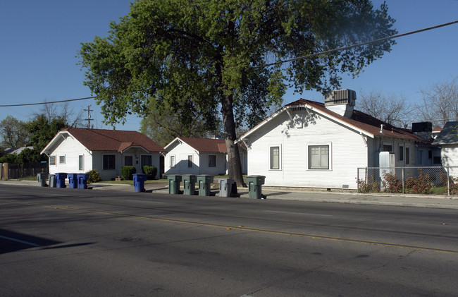 1355 N Palm Ave in Fresno, CA - Foto de edificio - Building Photo