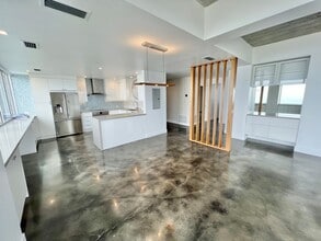 2999 E Ocean Blvd in Long Beach, CA - Building Photo - Building Photo