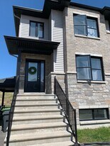 33 Achille-Vanhee Rue in Gatineau, QC - Building Photo