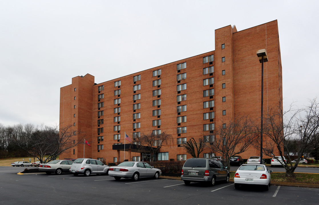Dandridge Towers Apartments in Nashville, TN - Foto de edificio
