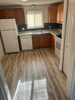 39471 Jefferson Ave in Harrison Township, MI - Building Photo