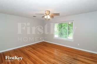5152 Rolling Fields Dr in Memphis, TN - Building Photo - Building Photo