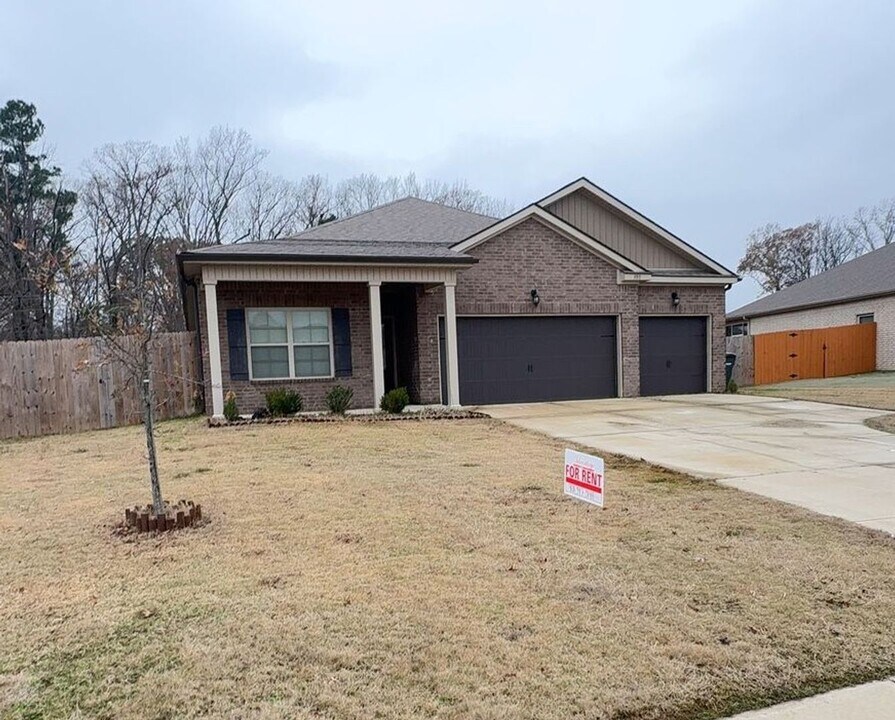 380 Lilly Dr in Oakland, TN - Building Photo