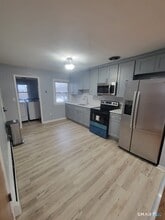 94 Pullen Ave in Watertown, CT - Building Photo - Building Photo