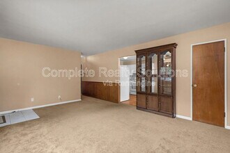 1115 Hadwin Dr in Florissant, MO - Building Photo - Building Photo