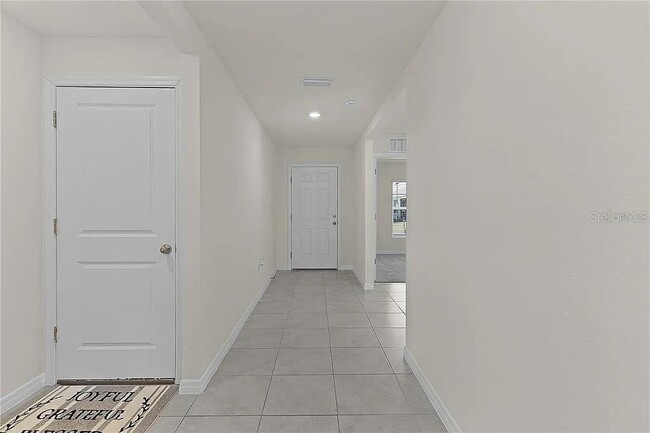 8661 Triumph Cir in Wildwood, FL - Building Photo - Building Photo