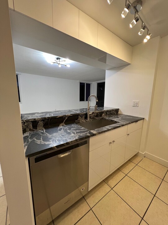 850 N Miami Ave, Unit W1003 in Miami, FL - Building Photo