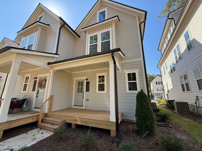 5057 Lundy Dr in Raleigh, NC - Foto de edificio - Building Photo