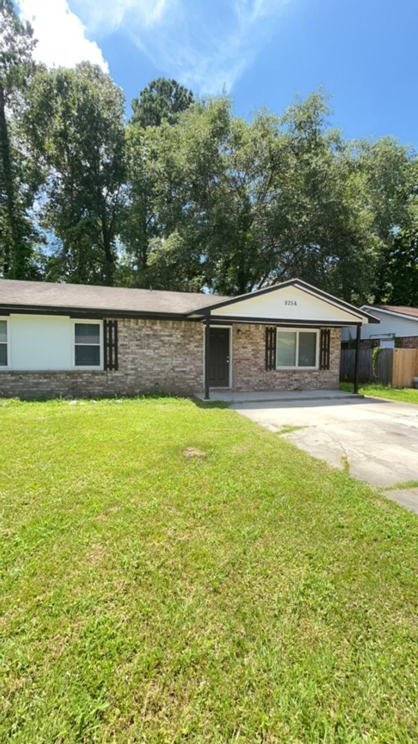 property at 825A Sandpiper Dr
