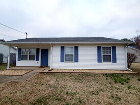1134 Timothy Ave in Oak Grove, KY - Building Photo