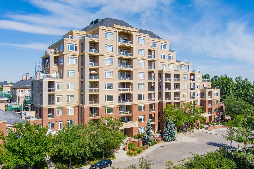 2900 8 Av SW in Calgary, AB - Building Photo