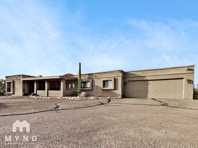 property at 5727 N PSO Ventoso