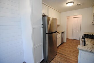7 Louisburg Square in Nashua, NH - Building Photo - Building Photo