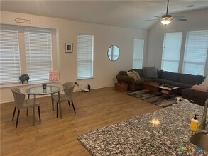 336 Teakmill Trail in San Marcos, TX - Building Photo - Building Photo