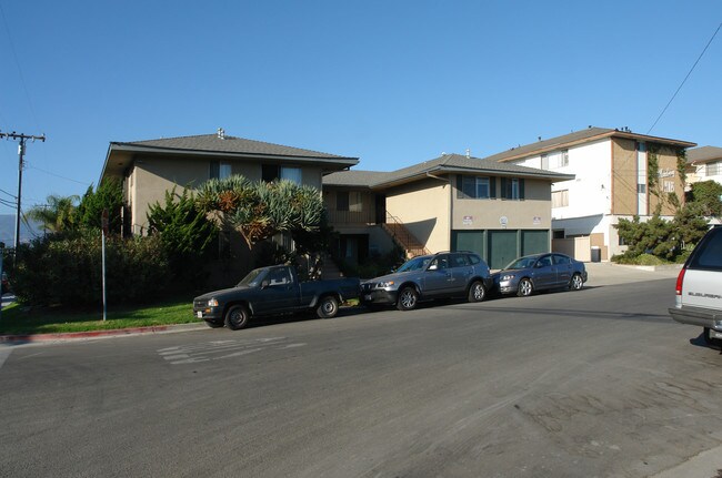 6594 Segovia Rd in Goleta, CA - Foto de edificio - Building Photo