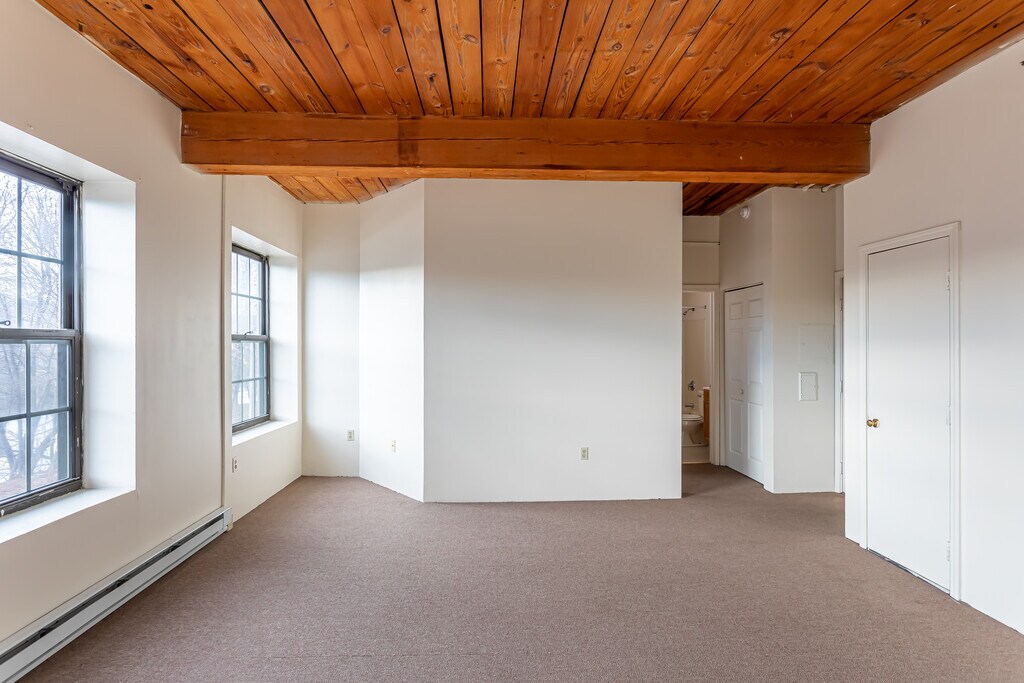 Derby Manor Apartments in Derby, CT