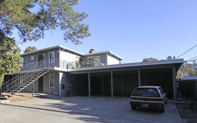 3849 Maybelle Ave in Oakland, CA - Foto de edificio - Building Photo