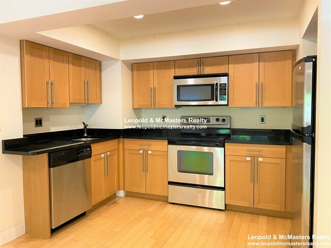 1601 Beacon St, Unit 411
