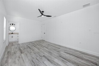 2859 38th Ave N in St. Petersburg, FL - Building Photo - Building Photo