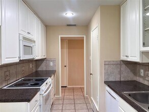 811 Sherbrook Dr in Richardson, TX - Building Photo - Building Photo