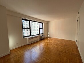 145 Fourth Avenue, Unit 9F in New York, NY - Building Photo - Building Photo