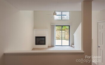 7930 Charter Oak Ln in Charlotte, NC - Building Photo - Building Photo