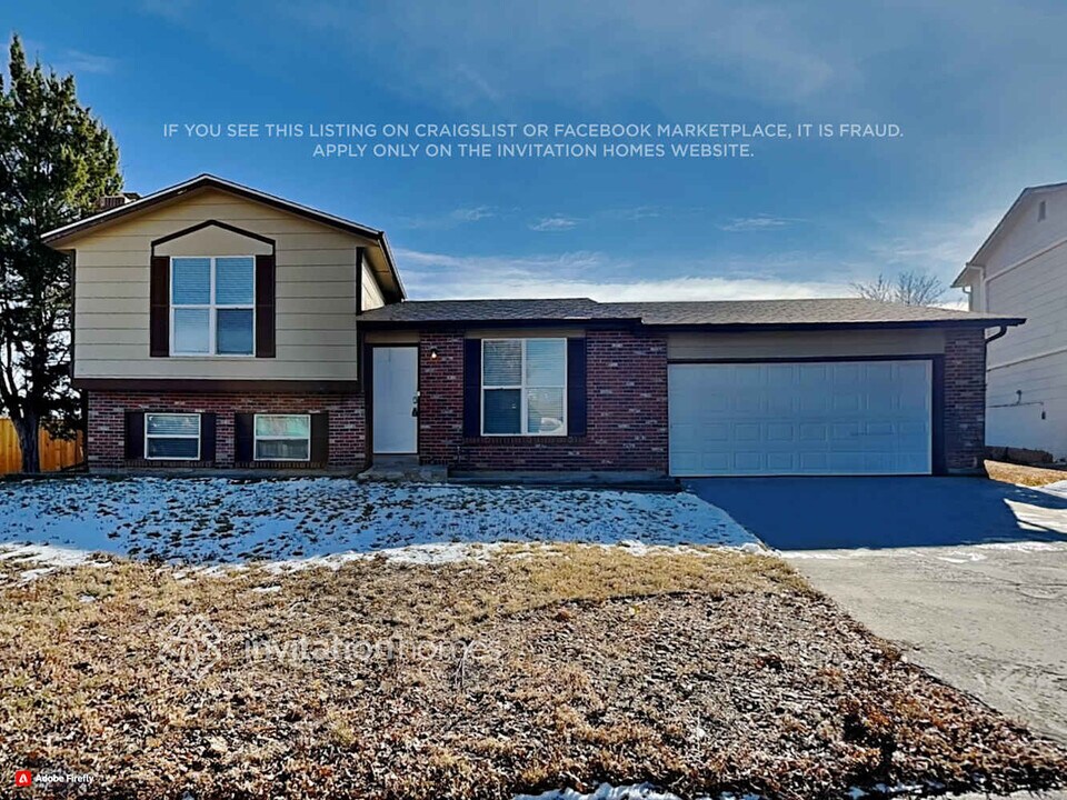 17766 E Arizona Ave in Aurora, CO - Building Photo