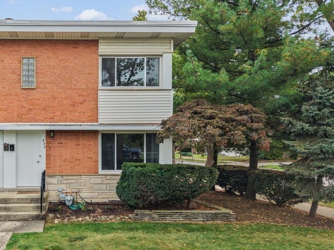 property at 482 E Vallette St