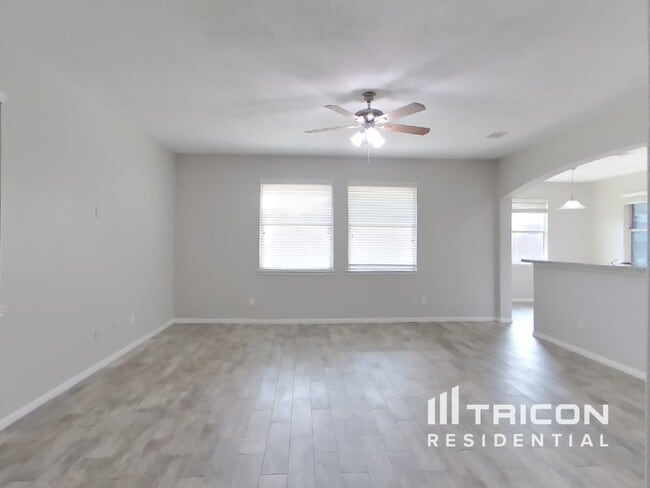 13610 Kodiak Brown Bear St in Crosby, TX - Building Photo - Building Photo