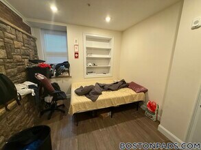1616 Beacon St in Brookline, MA - Building Photo - Building Photo