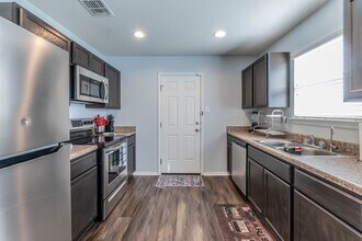 2422 Key Hole Vw in Converse, TX - Building Photo - Building Photo