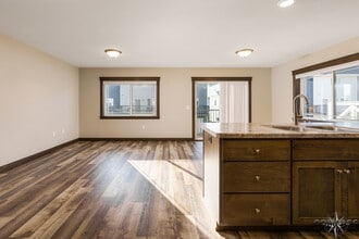 2953 Eldorado Blvd in Eau Claire, WI - Foto de edificio - Building Photo