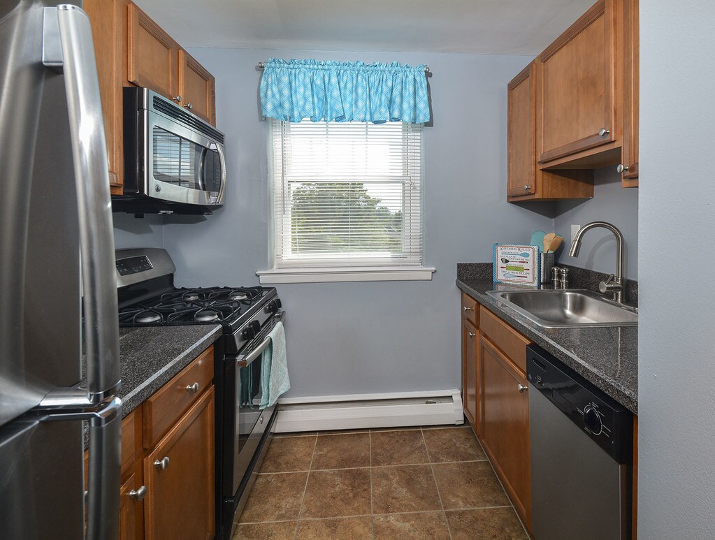 Rosemore Gardens Glenside, PA Apartments