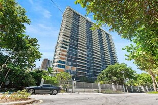 780 NE 69th St in El Portal, FL - Building Photo