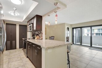 330 SE 20th Ave in Deerfield Beach, FL - Building Photo - Building Photo