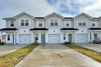 35 Beaumont Dr in Hinesville, GA - Building Photo - Building Photo