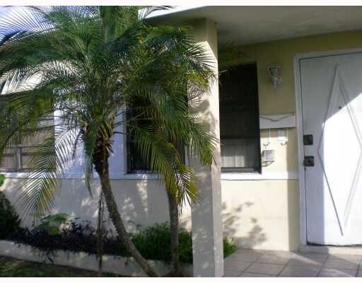 1005-1017 NW 1 Ave in Homestead, FL - Foto de edificio