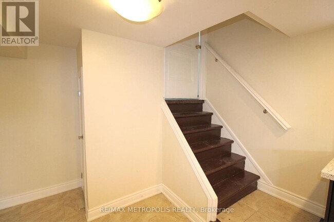 82 Lanyard Rd in Toronto, ON - Building Photo - Building Photo