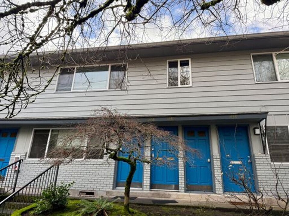 1436 NE Hancock St in Portland, OR - Building Photo