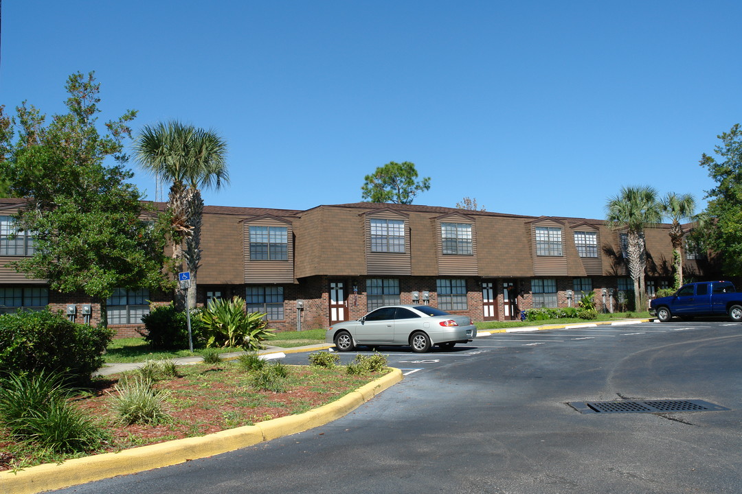 VICTORIA GARDENS APARTMENTS in Port Orange, FL - Foto de edificio