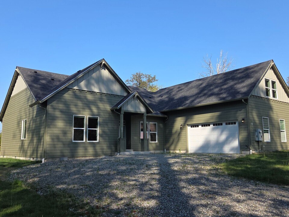 8300 Semiahmoo Dr in Blaine, WA - Building Photo